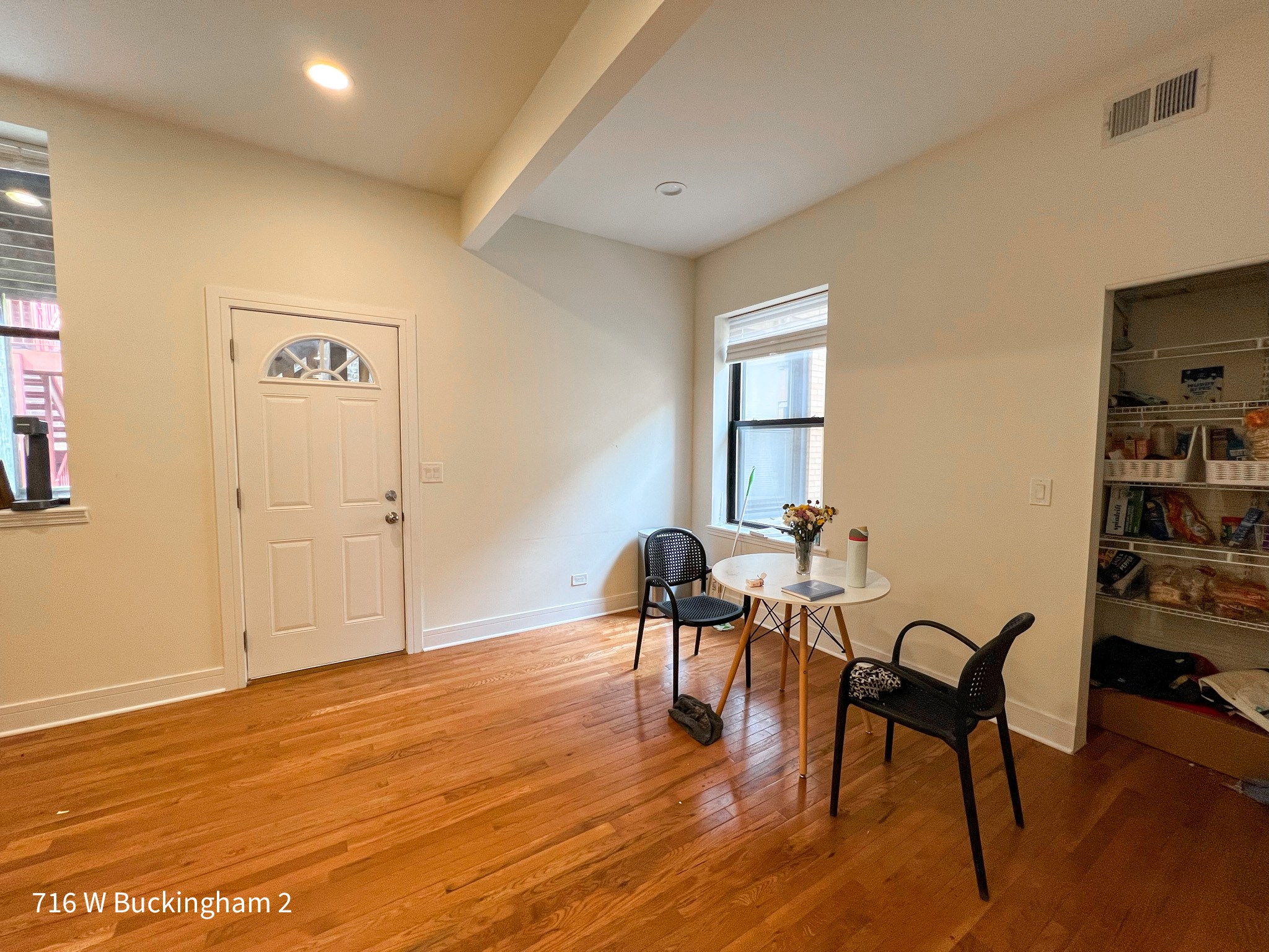 710-16 W Buckingham Pl 710-16 W Buckingham Pl, Chicago, IL 60657 - Leasing by Cross Street